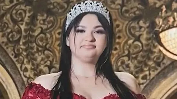 1 illinois schoolgirl 15 shot dead by stray bullet as she sat eating dinner with family in her own h.jpg